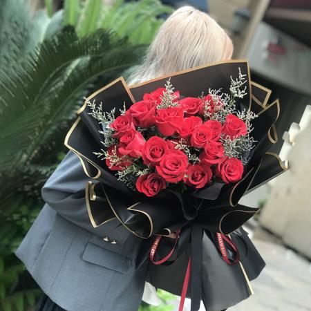 乱世帝王花束搭配推荐阵容(帝王花和什么花搭配)