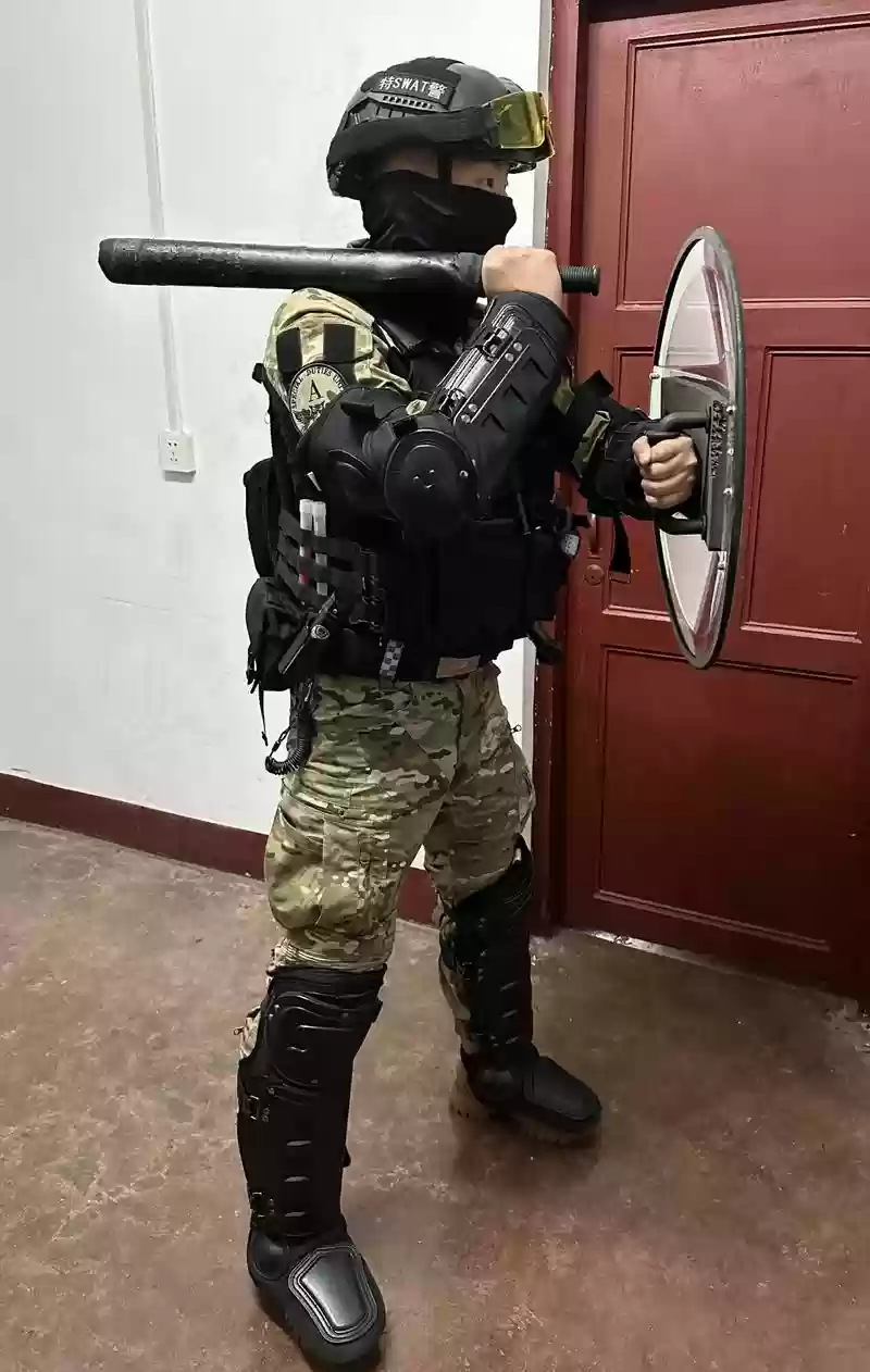 速龙小队武器，速龙小队背心插图