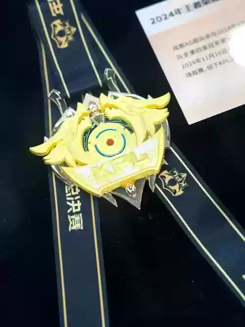 合金装备围巾，合金装备徽章插图